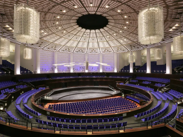 Une salle de concert.