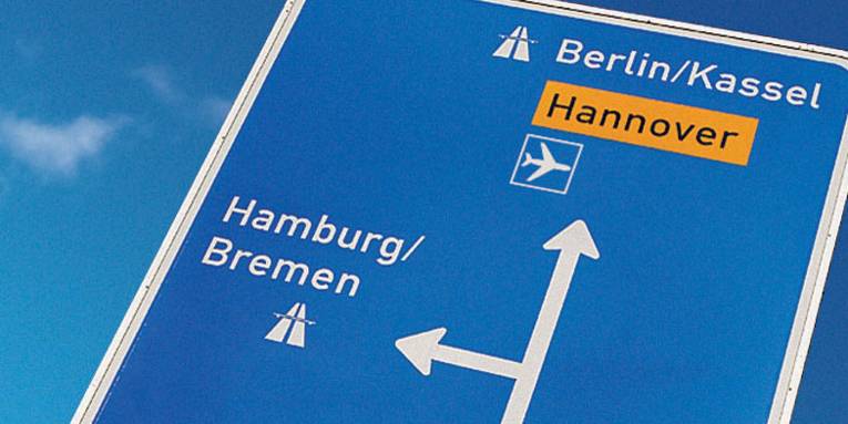 Autobahnschild Richtung Hannover