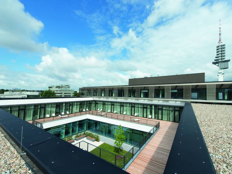 A look into the inner courtyard of the CRC Hannover, the new center for clinical research in Großbuchholz.