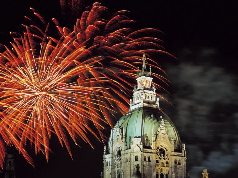 Fuochi d'artificio sulla cupola del Nuovo Municipio