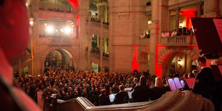 Blick in die Kuppelhalle