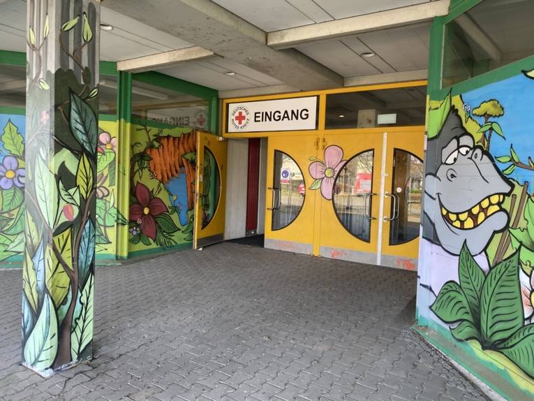 Ein bunter Eingangsbereich. 