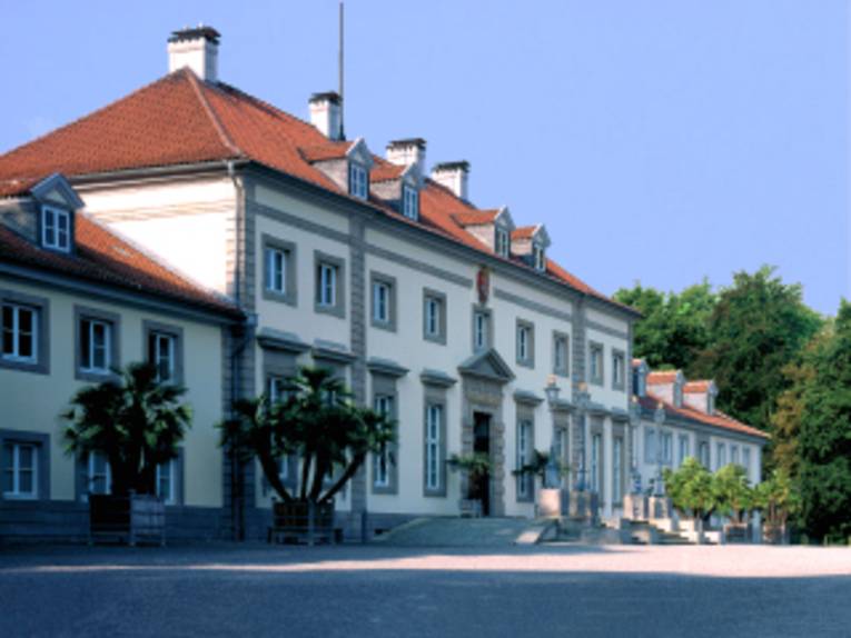  Det Tyske Museum for Karikatur og Tegnekunst, der har til huse i en historisk bygning, set udefra.