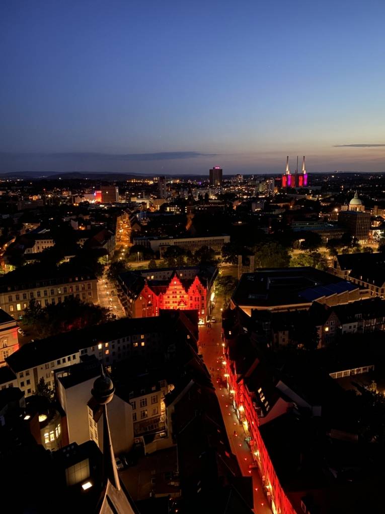 Blick über die Altstadt Hannover während der Night of Light