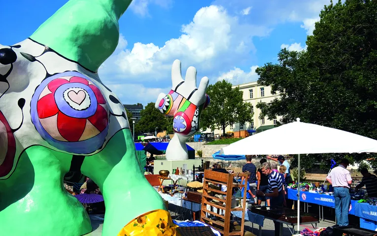 Old town flea market on the Hohe Ufer